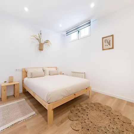 Con Jardin En El Antiguo Apartment *