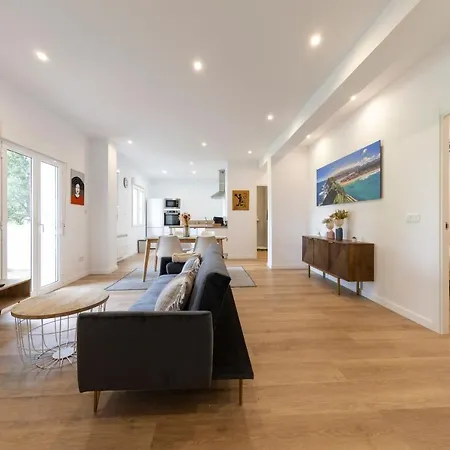 Con Jardin En El Antiguo Daire