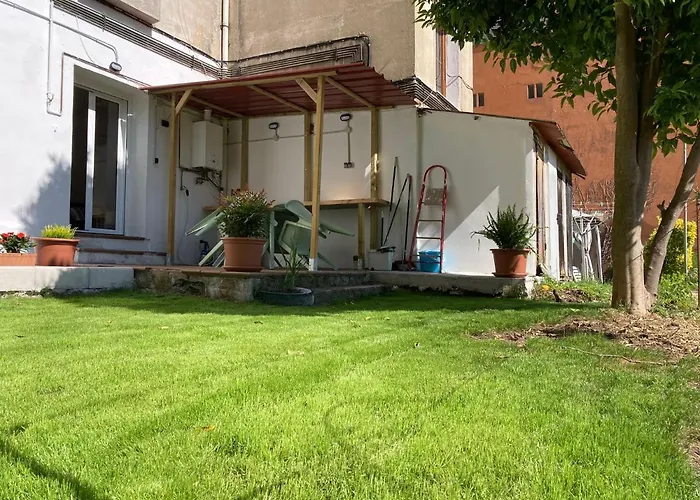 Con Jardin En El Antiguo